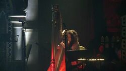 CLEAN : Bowie fans congregate for London tribute concert News Clip