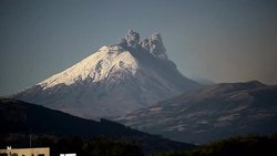 CLEAN : Ecuadors Cotopaxi volcano spews more ash News Clip
