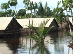 Heavy rains cause flooding, but Somalis still suffer from recent severe drought News Clip