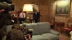 CLEAN : Cameron welcomes Hollande to Chequers News Clip