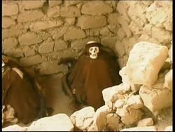 Cemetery of Chauchilla, mummies and skulls in grave, Peru Stock Footage