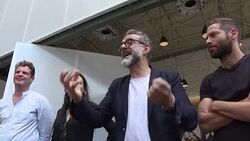 VOICED : El mejor chef del mundo cocina contra la pobreza en Rio News Clip