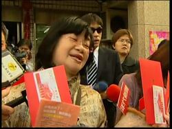 Shoppers given coupons to boost consumer spending News Clip