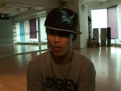 CLEAN: Hong Kong dancers beat it News Clip