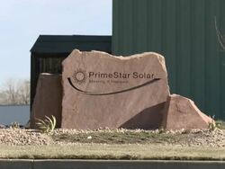 US Energy Secretary Steven Chu tours GE / PrimeStar plant Stock Footage