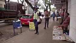 CLEAN : Zimbabweans closely follow their country's political development News Clip