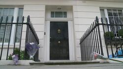 CLEAN : Thatcher dead at 87 images of her home News Clip