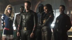 Arrow-verse to Introduce Batwoman in CW's Annual Crossover Event | THR News News Clip