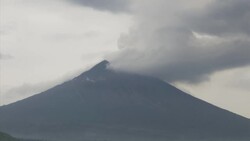 Flights trickle from Bali after airport reopens amid volcano eruption Instructional Video