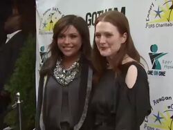Rachael Ray and Julianne Moore at the 2010 Comedy For A Cure To Benefit The Tuberous Sclerosis Alliance Stock Footage