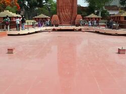 MS TU Tourists at martyrs monument at Jalianwala Bagh / Amritsar, Punjab, India Stock Footage