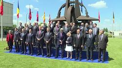 CLEAN : NATO Foreign ministers take family photo News Clip