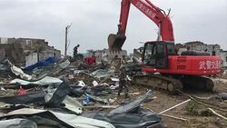 CLEAN : China mounts rescue efforts as tornado toll rises News Clip