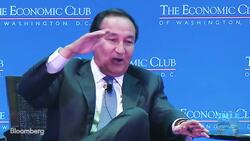 United Airlines CEO Calls Dragging Incident a Dark Moment News Clip