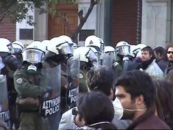 Clashes outside parliament, destruction News Clip