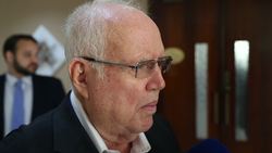 Wake for Puerto Rican astrologer Walter Mercado News Clip