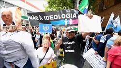 CLEAN : American philosopher sparks indignation on streets of Sao Paulo News Clip