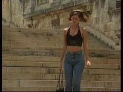 CUBA: HAVANA: MODA 2000 MODELLING COMPETITION News Clip