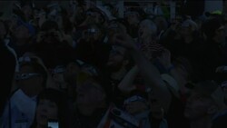 Oregon crowd watches total eclipse News Clip