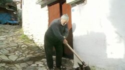 CLEAN : Sirince swamped ahead of end News Clip