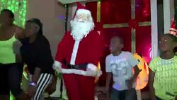CLEAN : Florida family lights up neighbourhoud with Christmas display News Clip