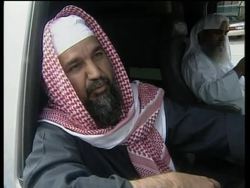 GWT: Kuwaitis collect presumed missile fragments News Clip