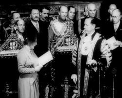 QUEEN AND PRINCE - CITY VISIT News Clip