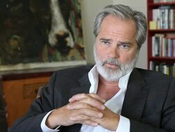 Therapist listens and smiles gently Stock Footage