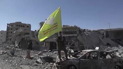 VOICED : El grupo EI pierde control de Raqa su capitalen Siria News Clip