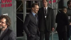 Tom Hiddleston to play Hamlet at tiny London theater News Clip