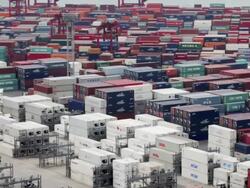 HA, LS, TU Busy shipping container terminal stretching to the horizon / Busan, South Korea Stock Footage