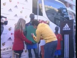 CLEAN: Tennis player Fernando Verdasco in an act of blood donation Stock Footage