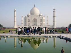 Taj mahal in Agra Stock Footage