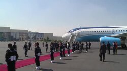 VOICED : Carlos y Camila arriban a Mexico News Clip