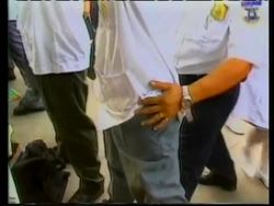 EL SALVADOR: JUVENILE GANGS A MAJOR PROBLEM FOR AUTHORITIES News Clip