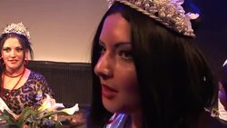 CLEAN: Israel's larger ladies jostle to fill the catwalk News Clip