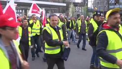 Airports affected by public sector pay strike paralysing Germany Instructional Video