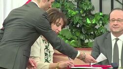 CLEAN : Hollande speaks out against protectionism hinting at Trump News Clip