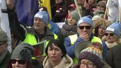 CLEAN : Protestors in Poland rally for democracy icon Walesa News Clip