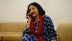 VOICED : India prohibe el divorcio por repudio automatico a la mujer News Clip