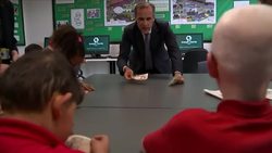 BoE governor shows off new bank notes to pupils Instructional Video