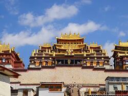 Tibetan Temple Songzanlin Monastery in Shangri-la Town of Yunnan, China Stock Footage