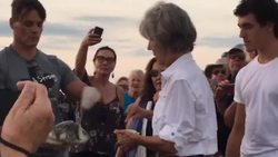 Oceanographer's ashes return to sea on back of rescued turtle Instructional Video