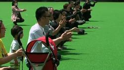 Top wrestlers hold exercise class for disasters evacuees Instructional Video