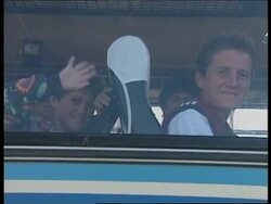 YUGOSLAVIA: KOSOVO: REFUGEES RETURN FROM MACEDONIA News Clip