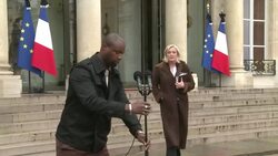CLEAN : French far right leader gives up on Charlie demo News Clip