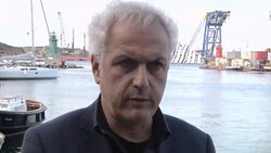Salvage crews continue working on Costa Concordia, mayor comment Instructional Video