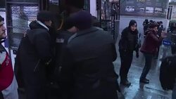 VOICED : Manifestantes turcos detenidos en protesta por soldados quemados News Clip