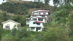 VOICED : Ecuador: el pueblo de los ninos emigrantes News Clip