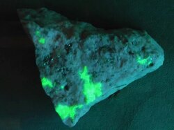 Green fluorescent rock detail Stock Footage